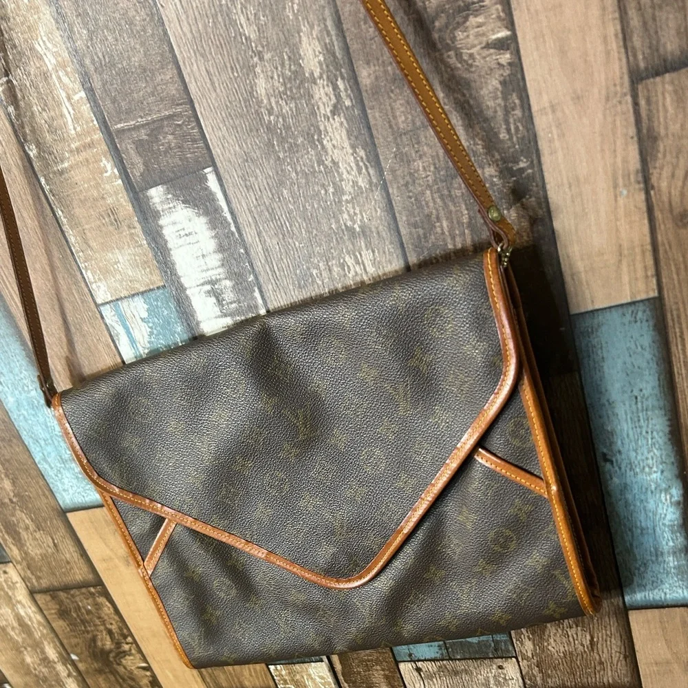 Louis Vuitton Monogram Bel Air handbag - Picture 13 of 16